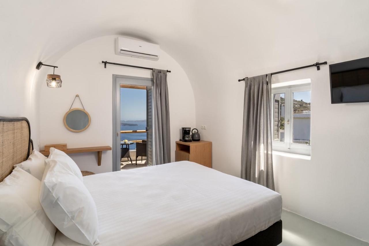 Evanthia Best View Thirassia Island Hotel Екстериор снимка