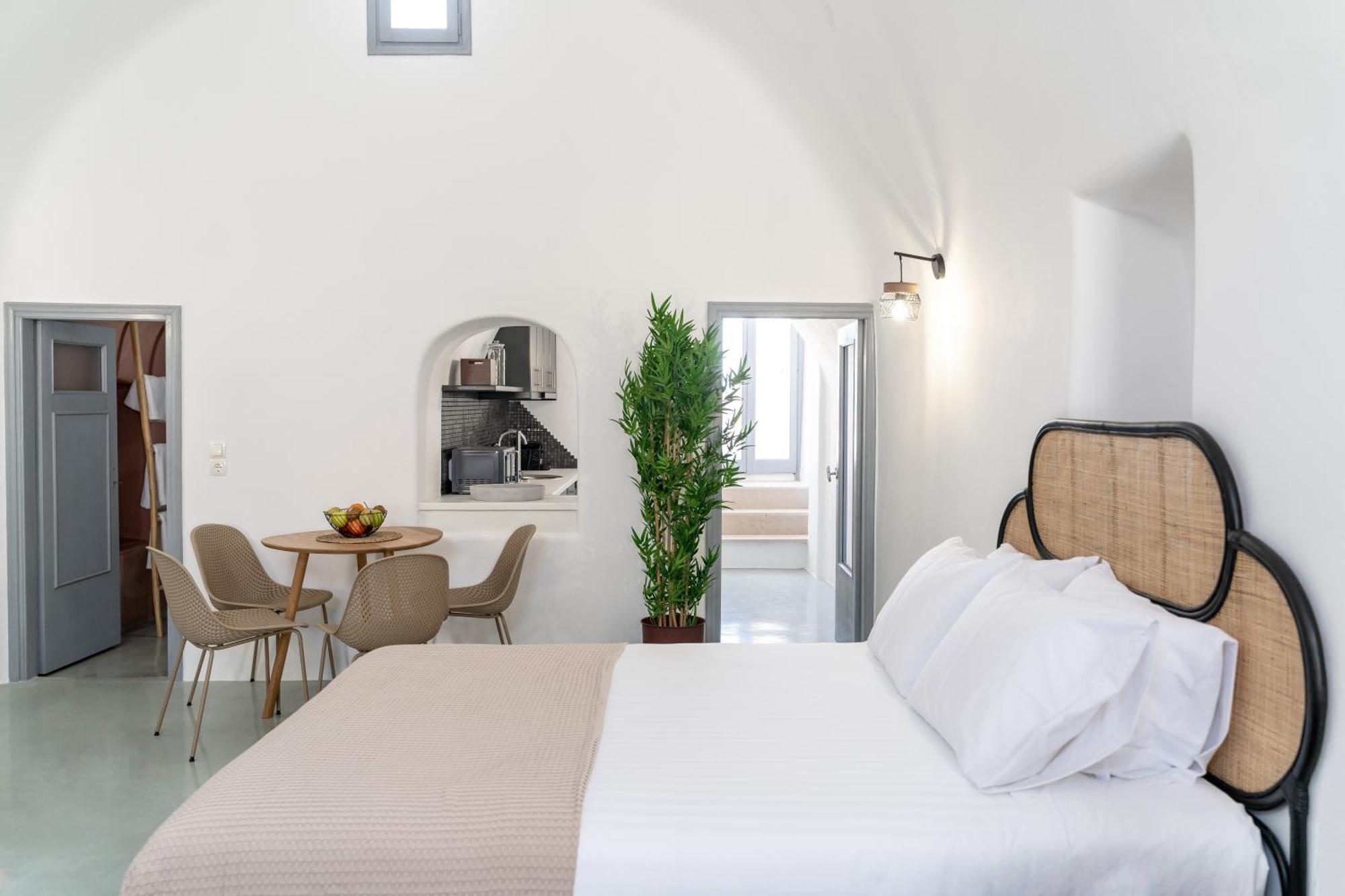 Evanthia Best View Thirassia Island Hotel Екстериор снимка